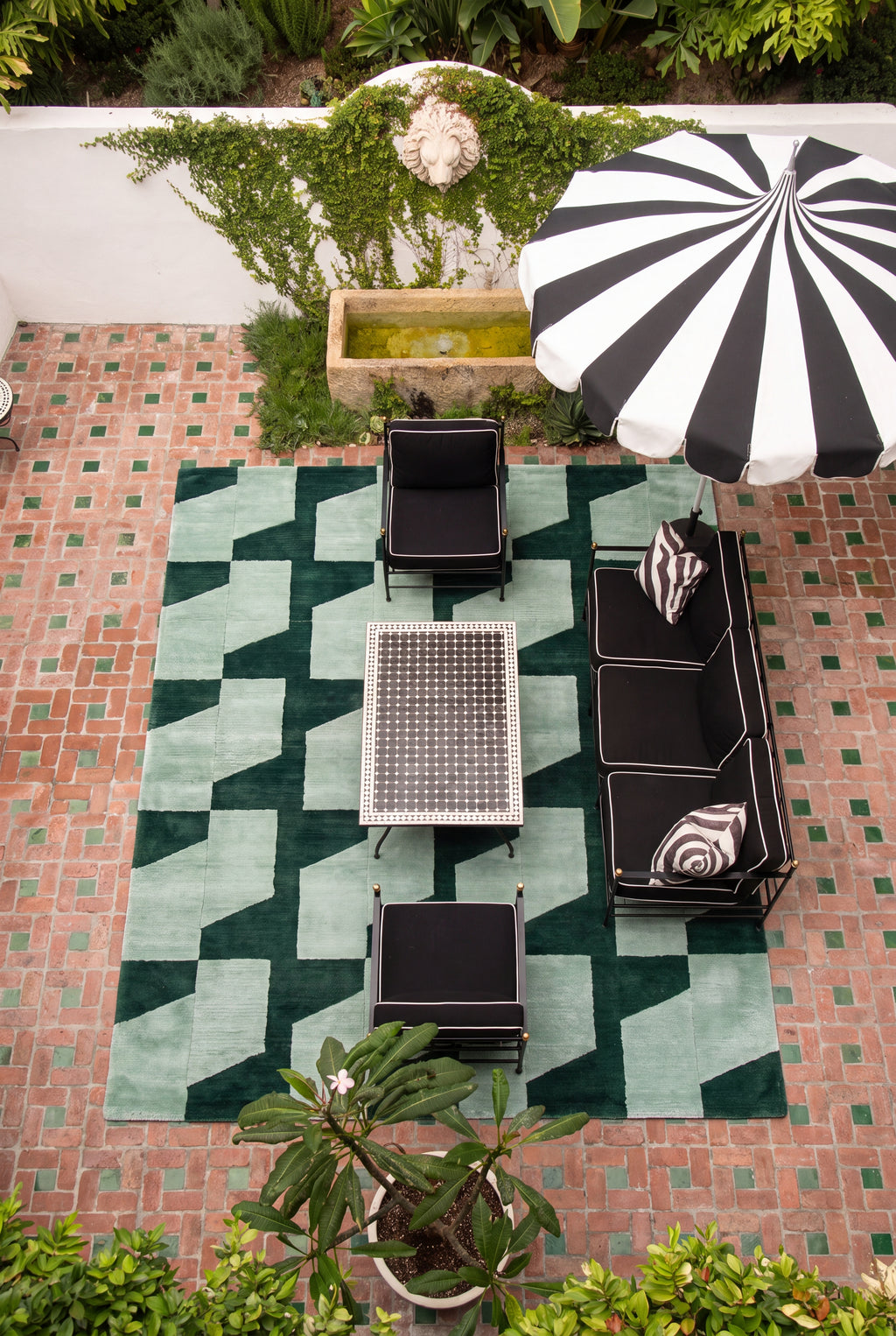 Geometric Pattern Outdoor & Indoor Area Rug, Machine Washable Stain Resistant Rectangular Floor Mat, Modern Abstract Striped Rug for Patio, Living Room & Balcony