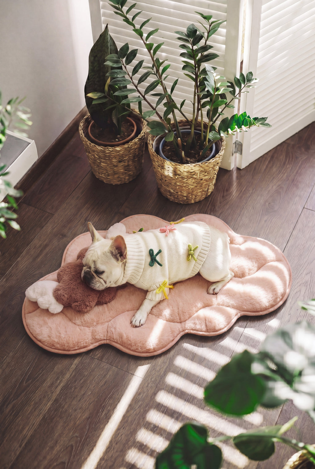 KSIIA Cloud Shaped Dog Bed | Ultra Soft Fluffy Pet Bed for Small Dogs & Cats, Machine Washable, Non-Slip Base