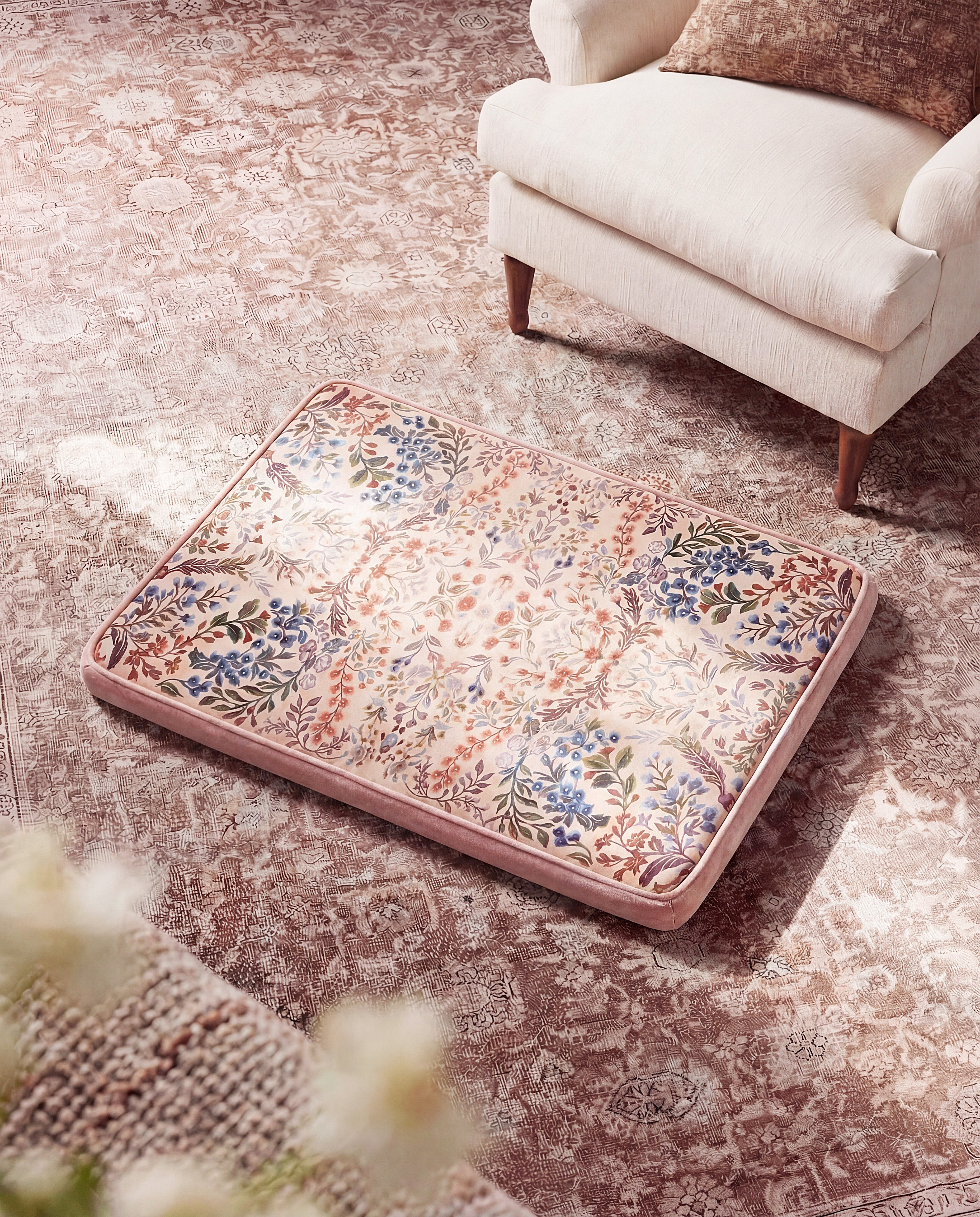 Boho Floral Dog Bed Mat - Light Retro Vintage Tulip Pattern Pet Cushion, Soft &amp; Comfortable Sleeping Pad for Small to Medium Dogs &amp; Cats, Indoor Floor &amp; Crate Mat
