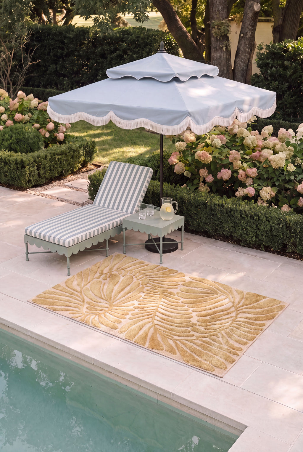 Embossed Tropical Leaf Pattern Indoor Outdoor Area Rug, Textured Raised Botanical Floor Mat, Stain Resistant Washable Rectangular Patio Rug for Poolside, Balcony & Living Room