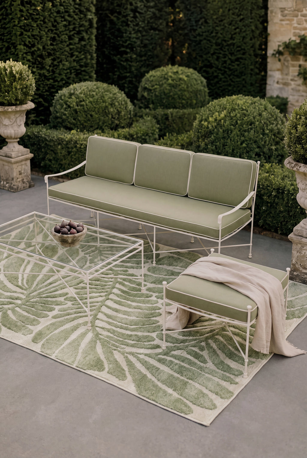Embossed Tropical Leaf Pattern Indoor Outdoor Area Rug, Textured Raised Botanical Floor Mat, Stain Resistant Washable Rectangular Patio Rug for Poolside, Balcony & Living Room