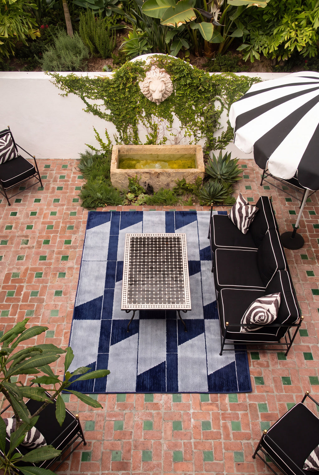 Geometric Pattern Outdoor & Indoor Area Rug, Machine Washable Stain Resistant Rectangular Floor Mat, Modern Abstract Striped Rug for Patio, Living Room & Balcony
