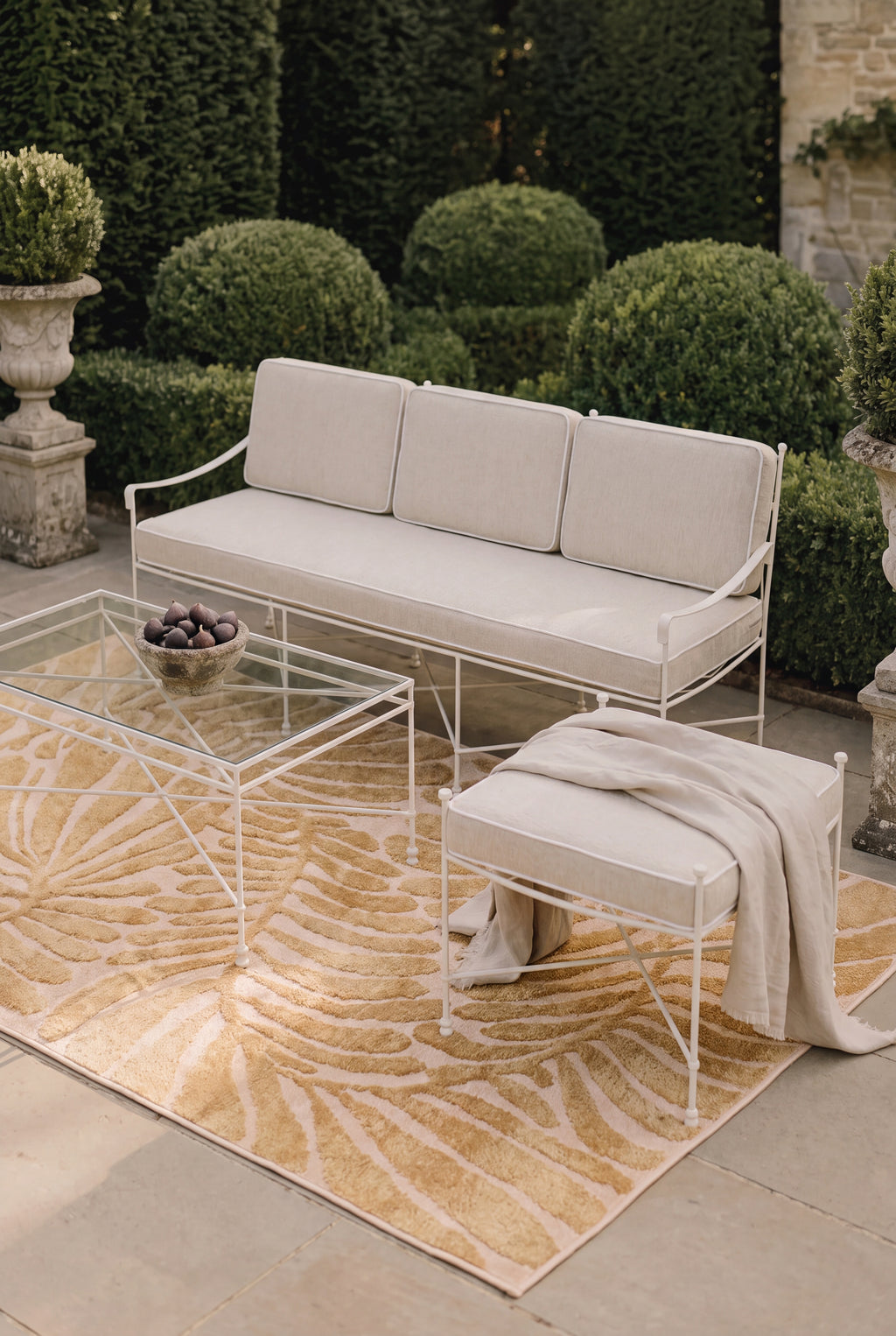 Embossed Tropical Leaf Pattern Indoor Outdoor Area Rug, Textured Raised Botanical Floor Mat, Stain Resistant Washable Rectangular Patio Rug for Poolside, Balcony & Living Room