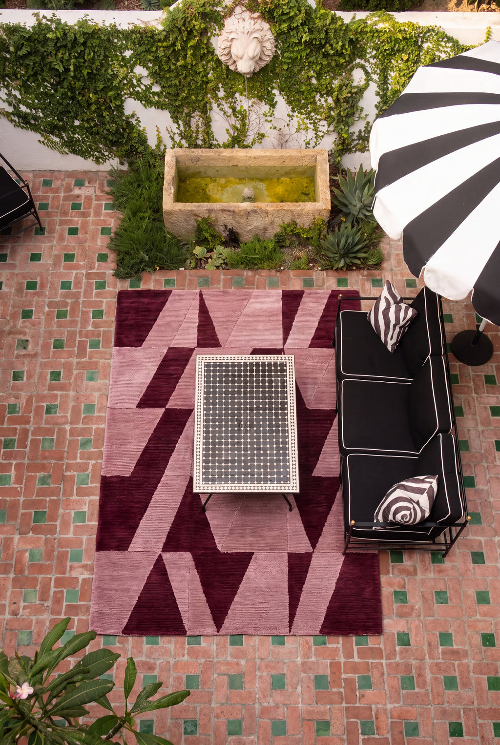 Geometric Pattern Outdoor & Indoor Area Rug, Machine Washable Stain Resistant Rectangular Floor Mat, Modern Abstract Striped Rug for Patio, Living Room & Balcony