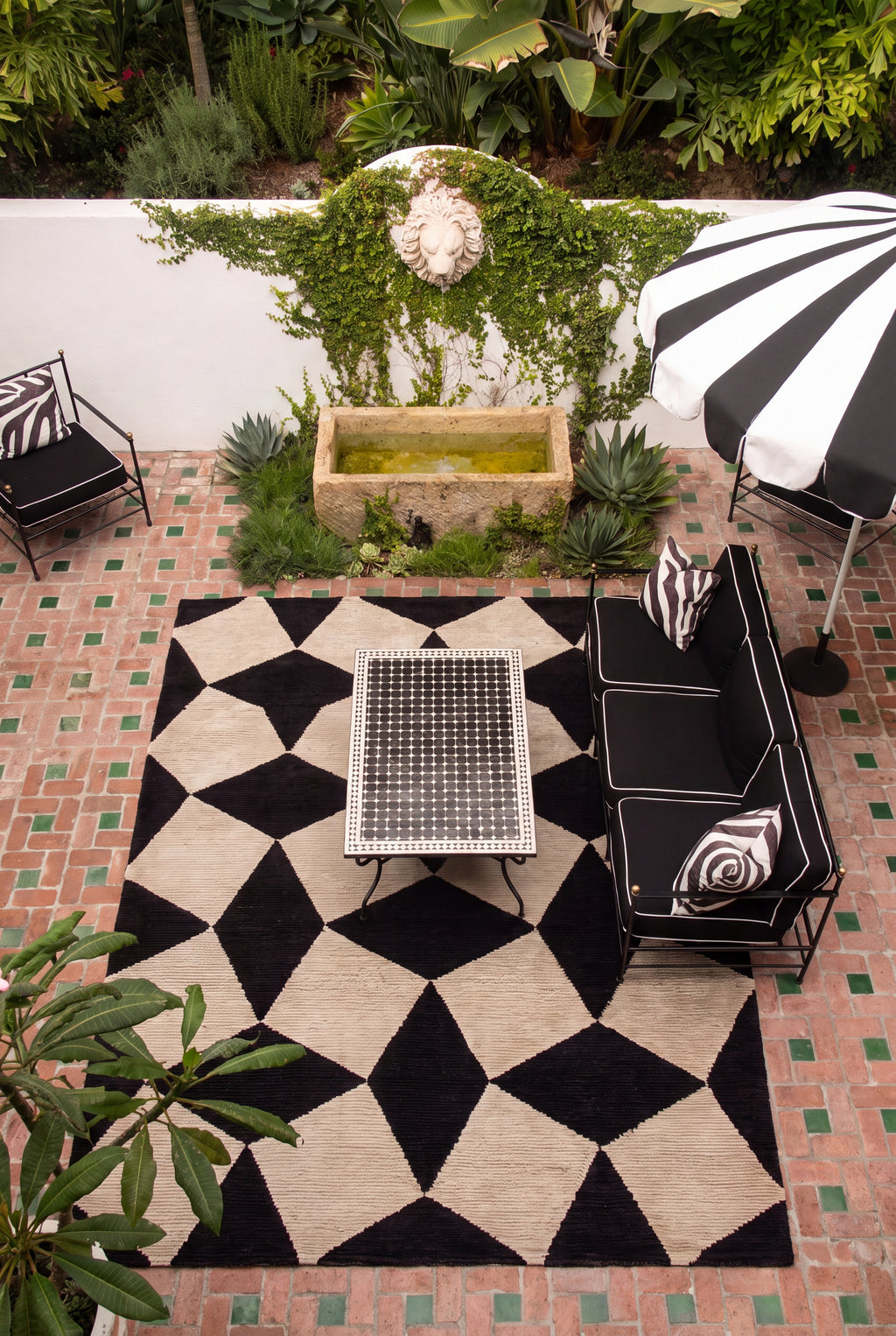 Geometric Pattern Outdoor & Indoor Area Rug, Machine Washable Stain Resistant Rectangular Floor Mat, Modern Abstract Striped Rug for Patio, Living Room & Balcony