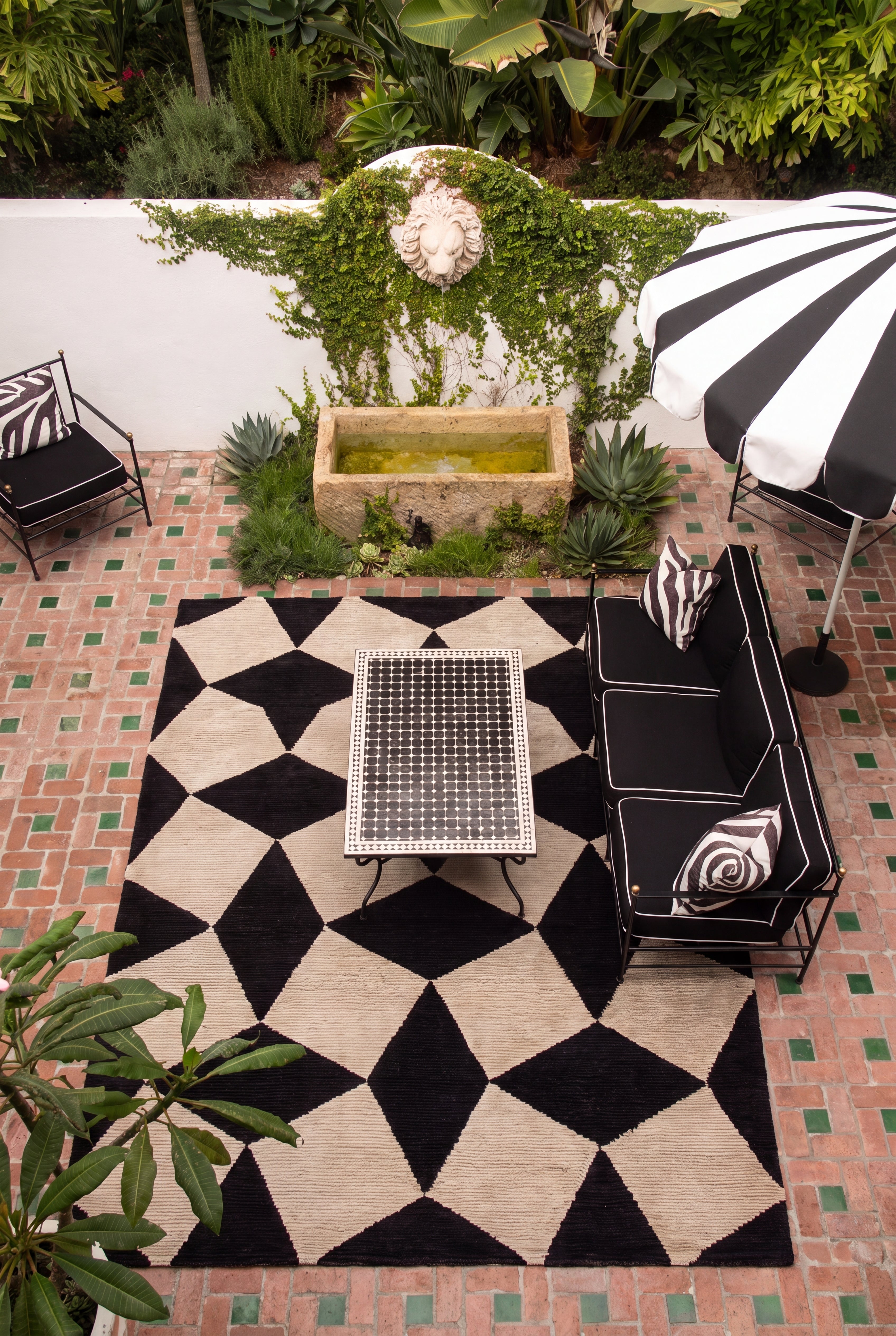 Geometric Pattern Outdoor & Indoor Area Rug, Machine Washable Stain Resistant Rectangular Floor Mat, Modern Abstract Striped Rug for Patio, Living Room & Balcony