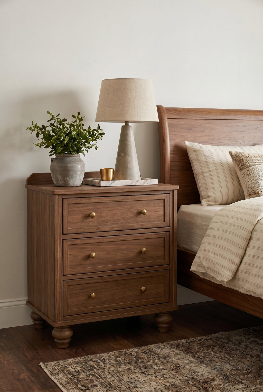 Traditional 3-Drawer Wooden Nightstand | Vintage Bedside Cabinet with Turned Legs & Brass Knobs